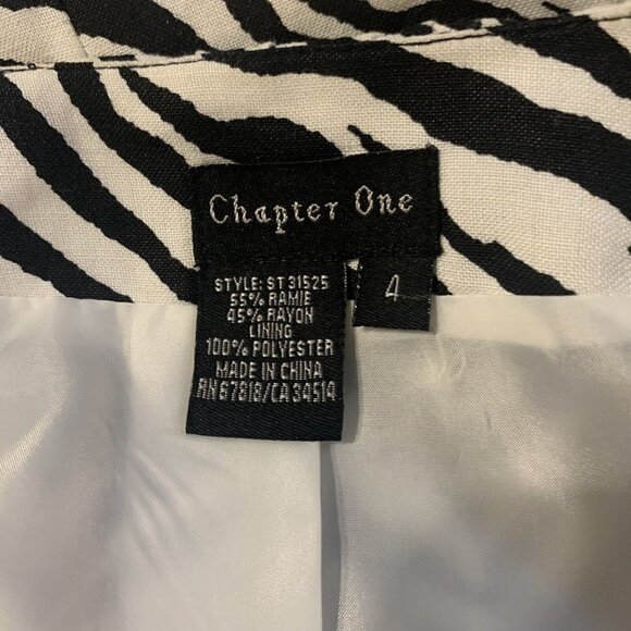Chapter One. Size 4?? (M). Lined Zebra Print 3/4 Sleeve Jacket. Button up    B45 - Picture 6 of 6